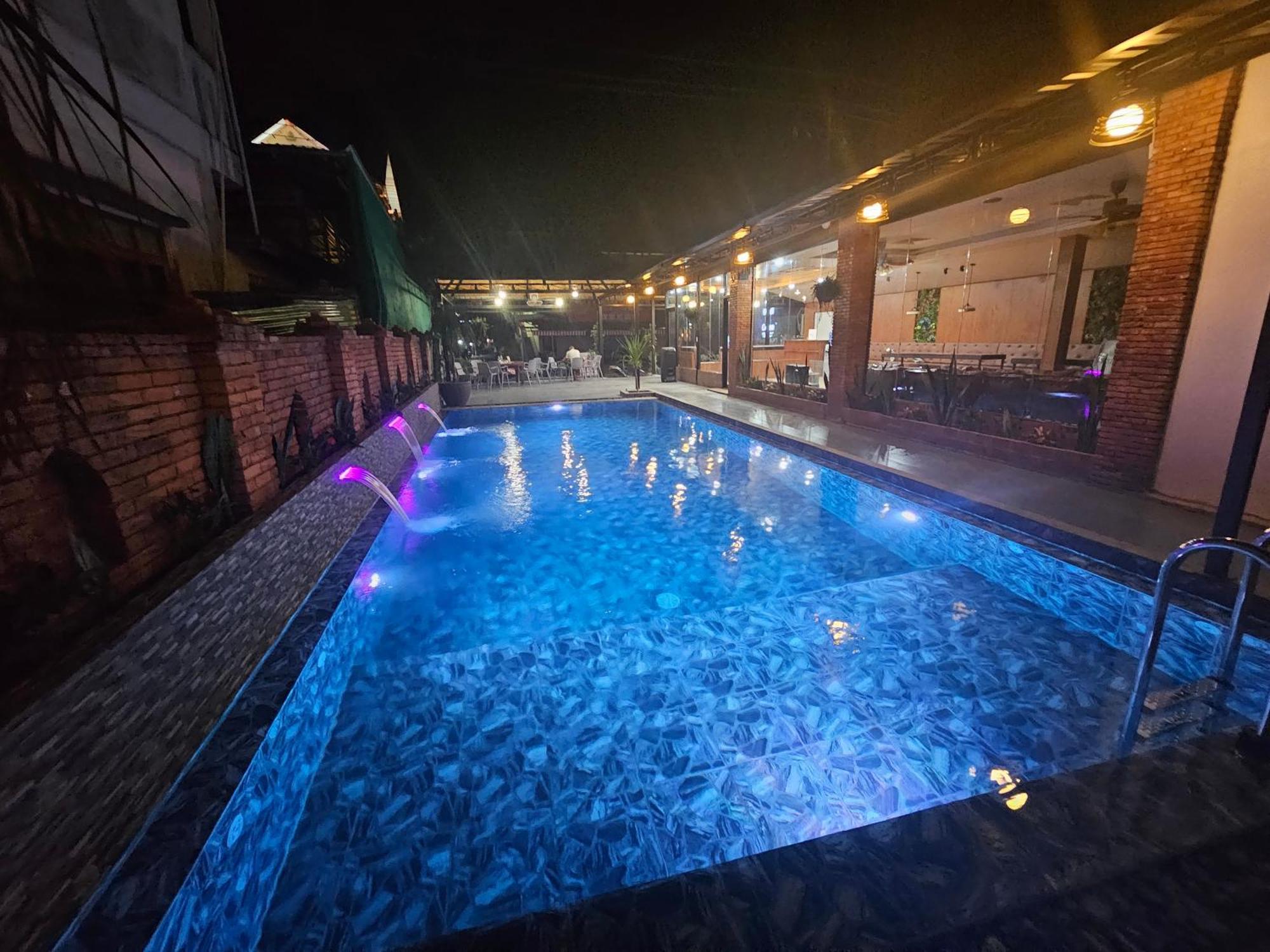 Win Hotel Vang Vieng Bagian luar foto