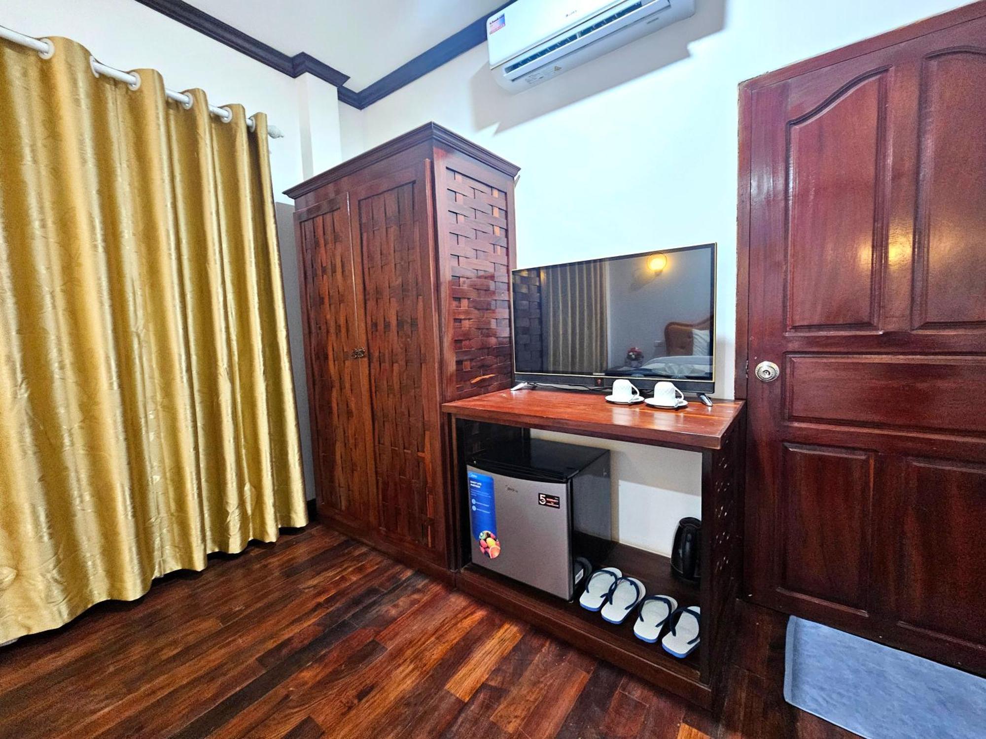 Win Hotel Vang Vieng Bagian luar foto