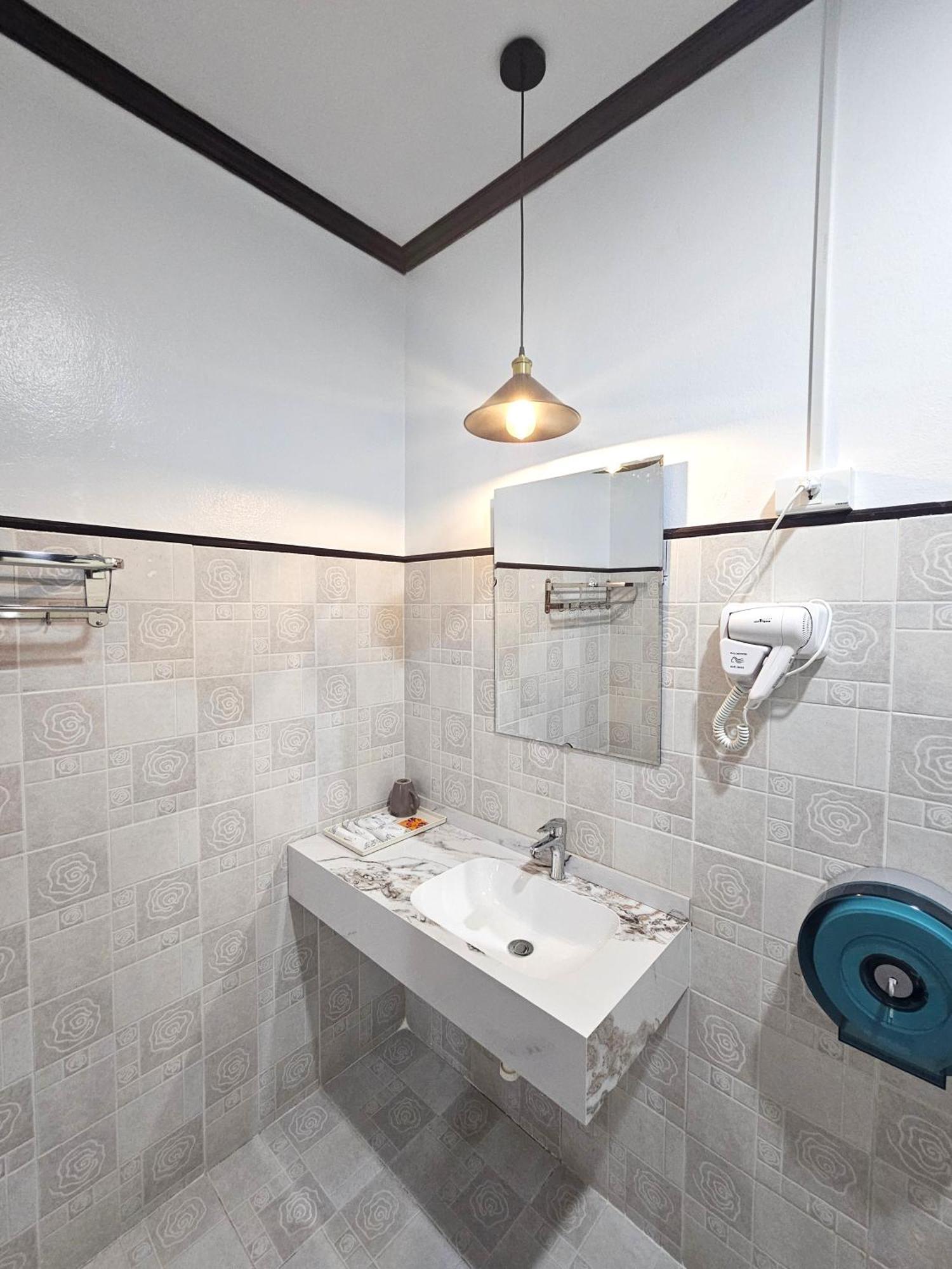 Win Hotel Vang Vieng Bagian luar foto