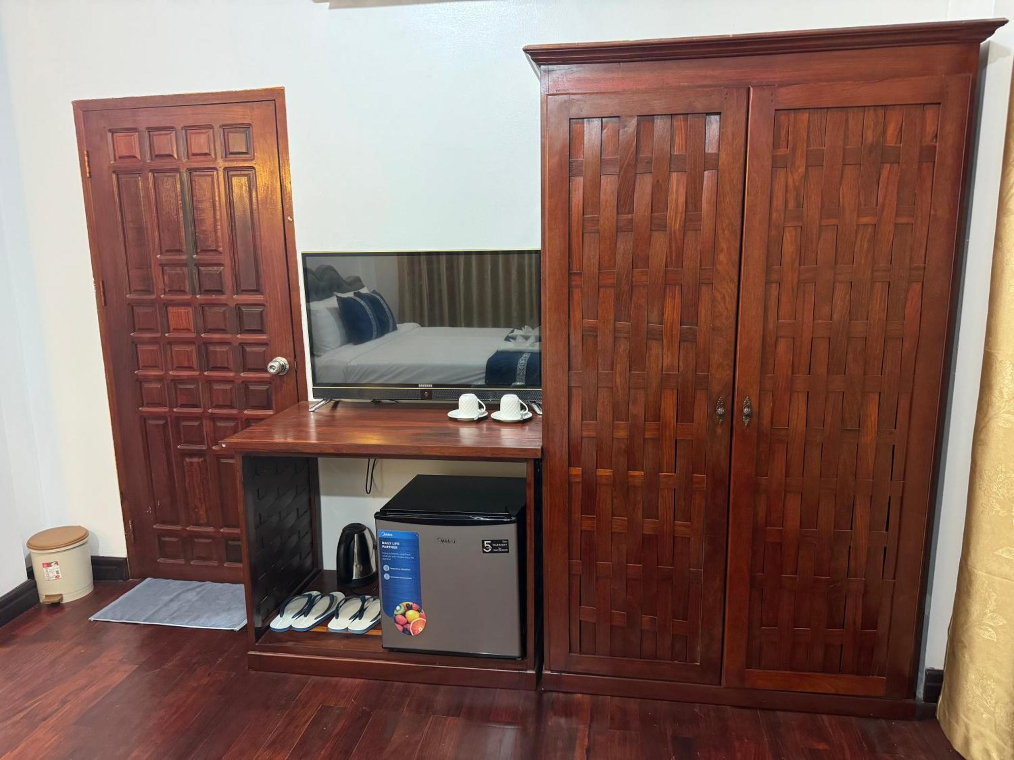 Win Hotel Vang Vieng Bagian luar foto