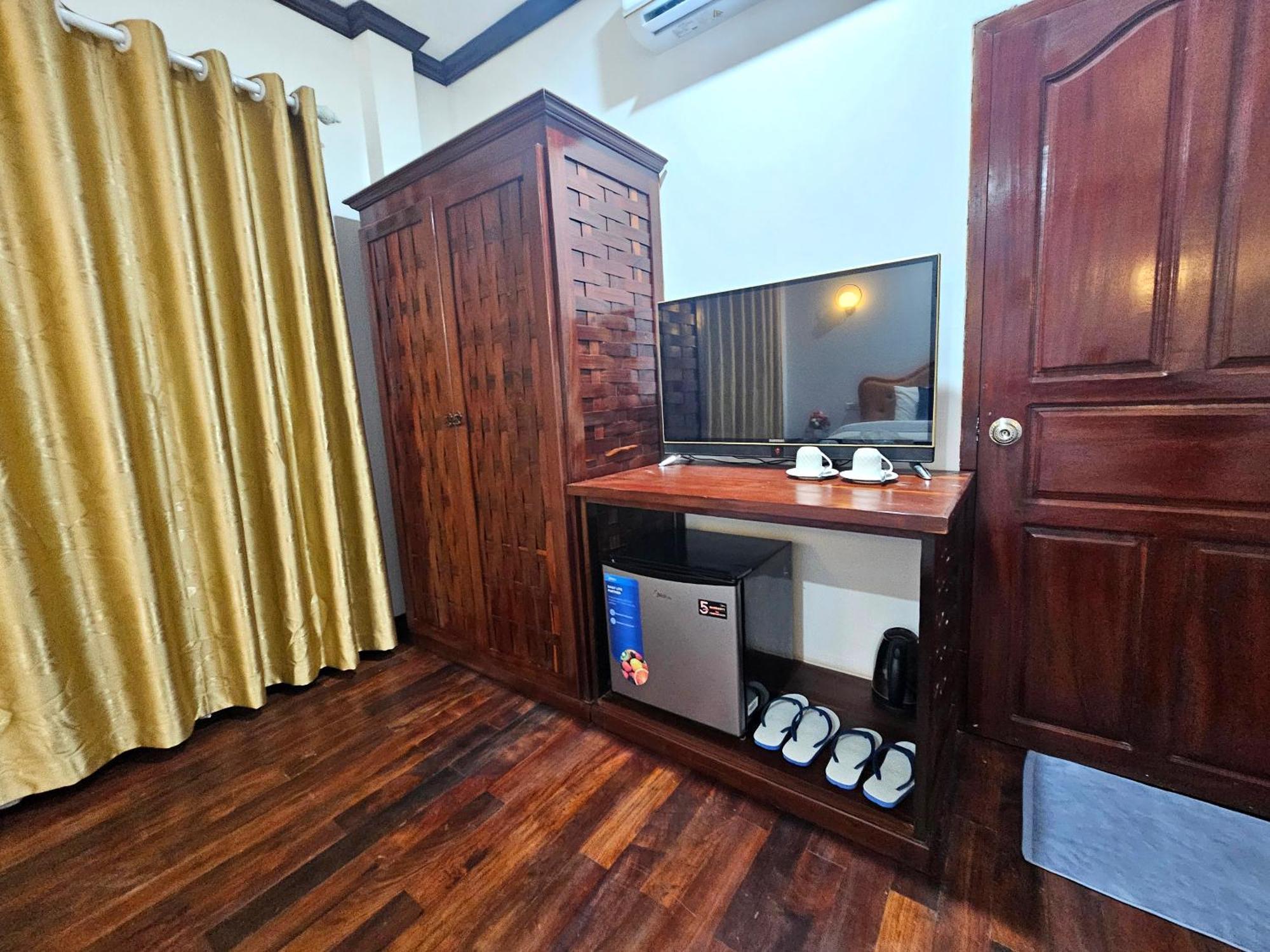 Win Hotel Vang Vieng Bagian luar foto