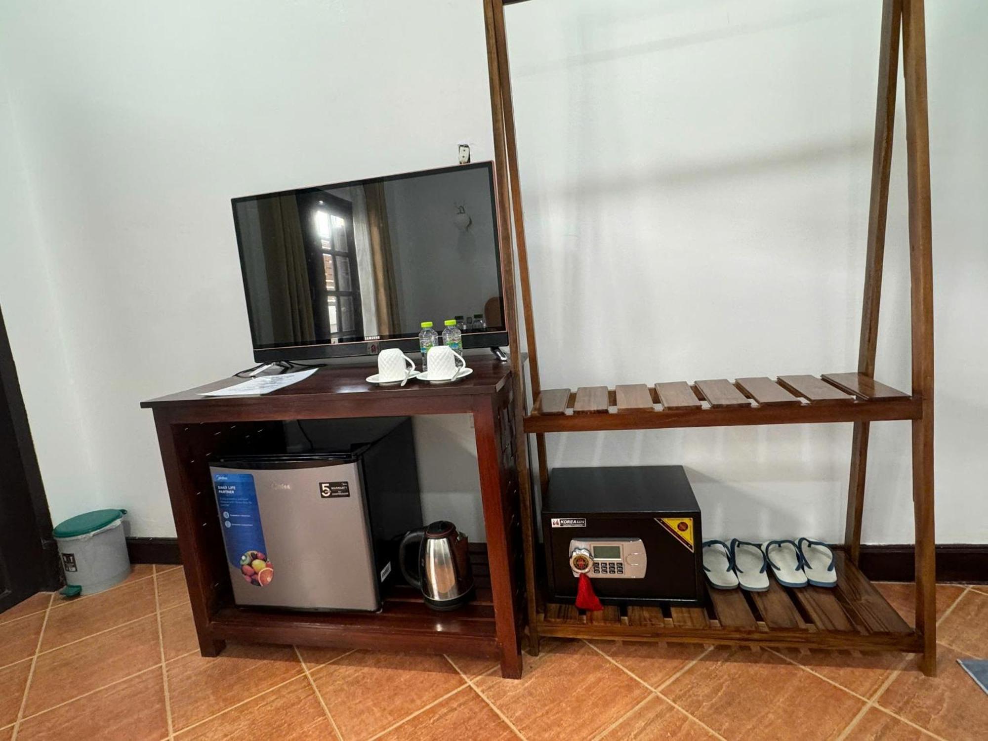 Win Hotel Vang Vieng Bagian luar foto