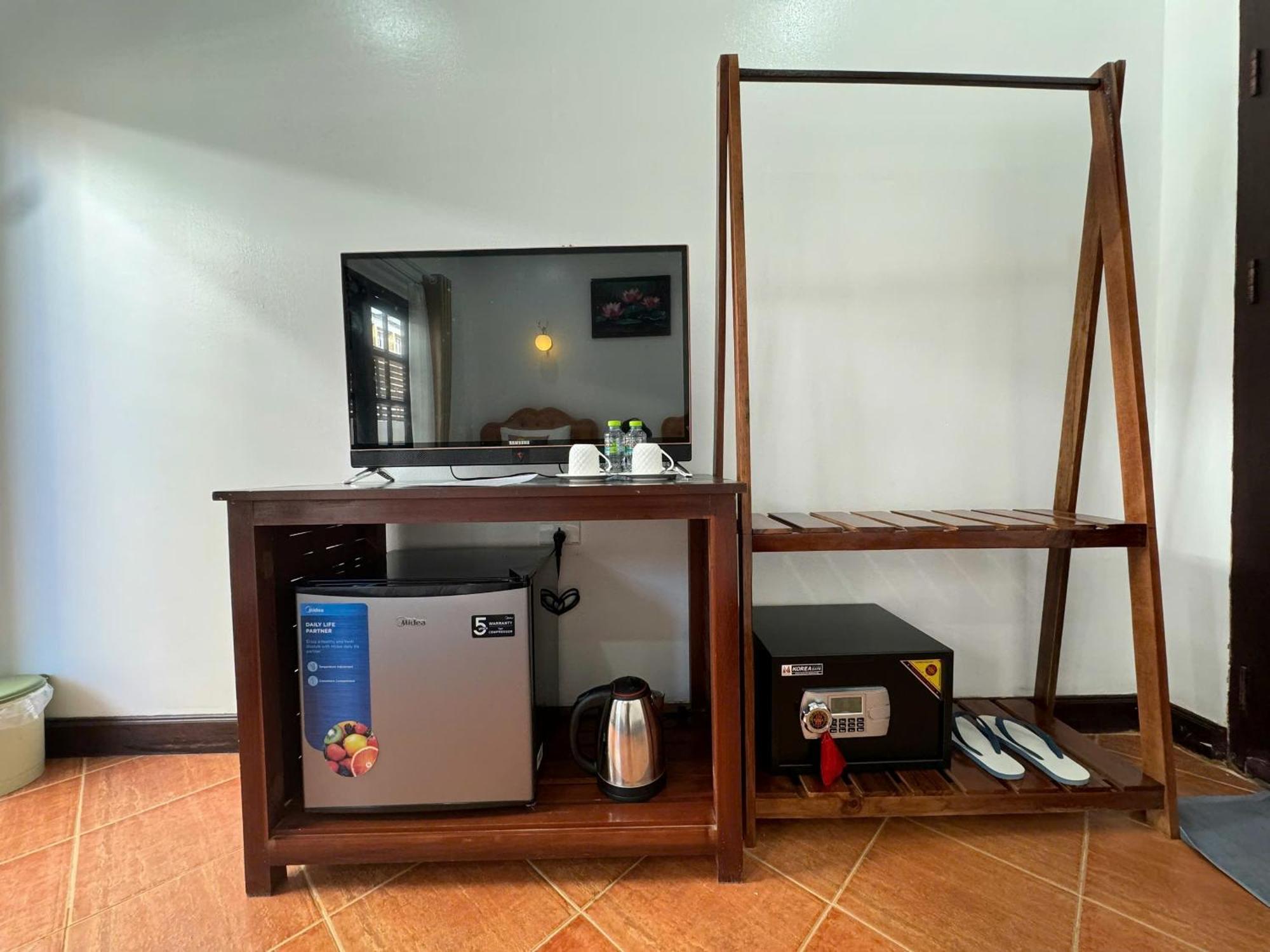 Win Hotel Vang Vieng Bagian luar foto