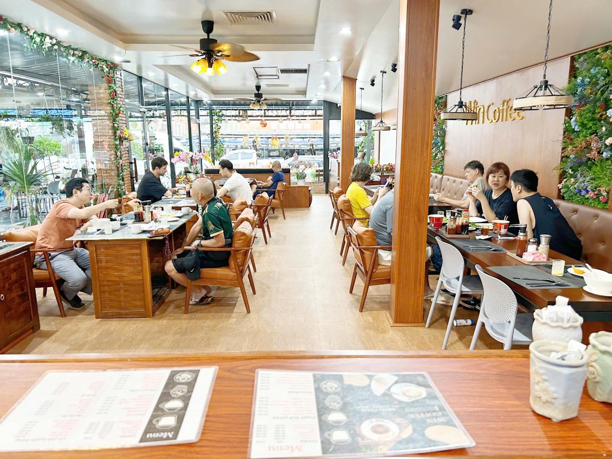 Win Hotel Vang Vieng Bagian luar foto